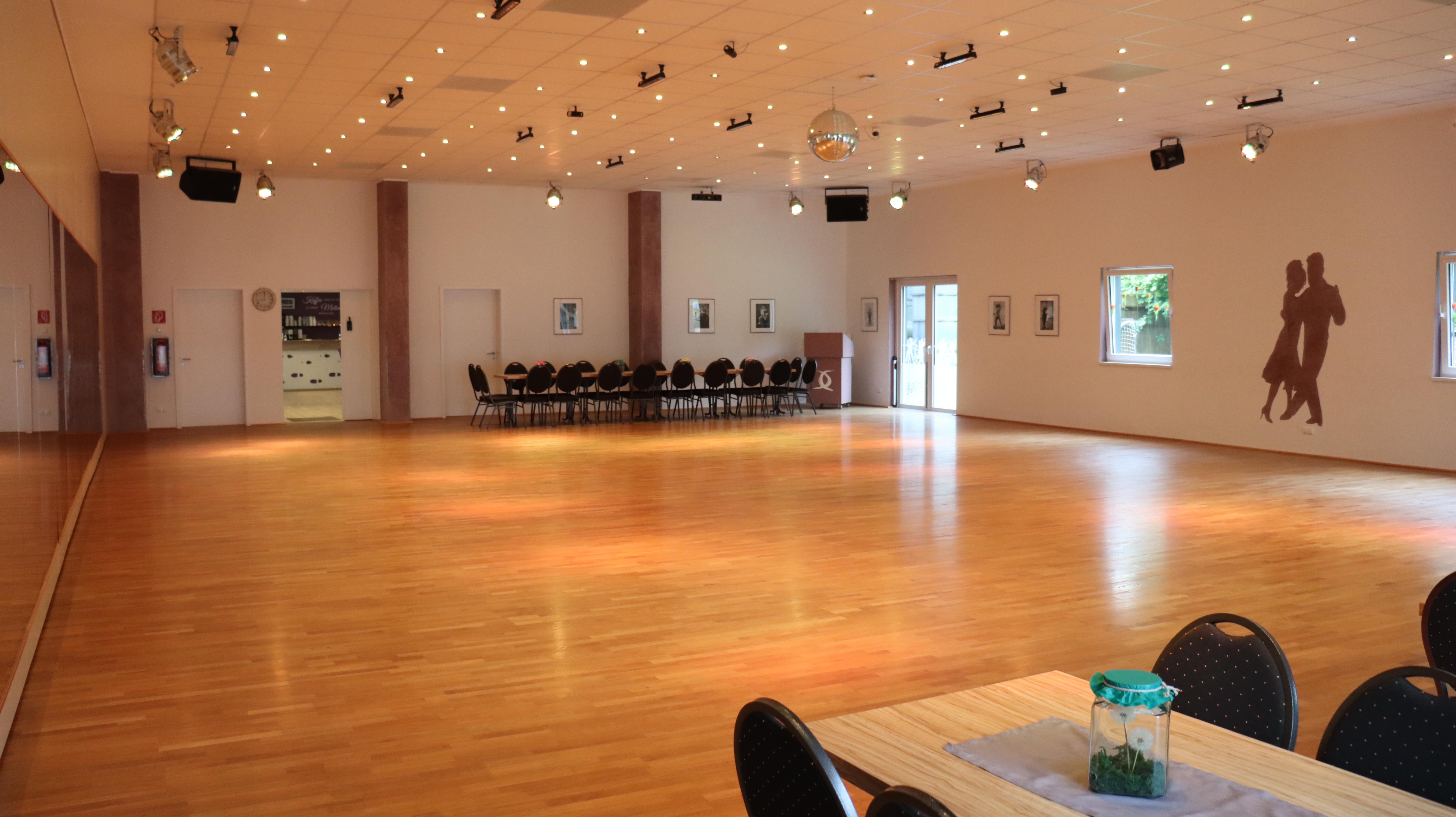 Innenansicht von Saal 1 mit Tanzfläche