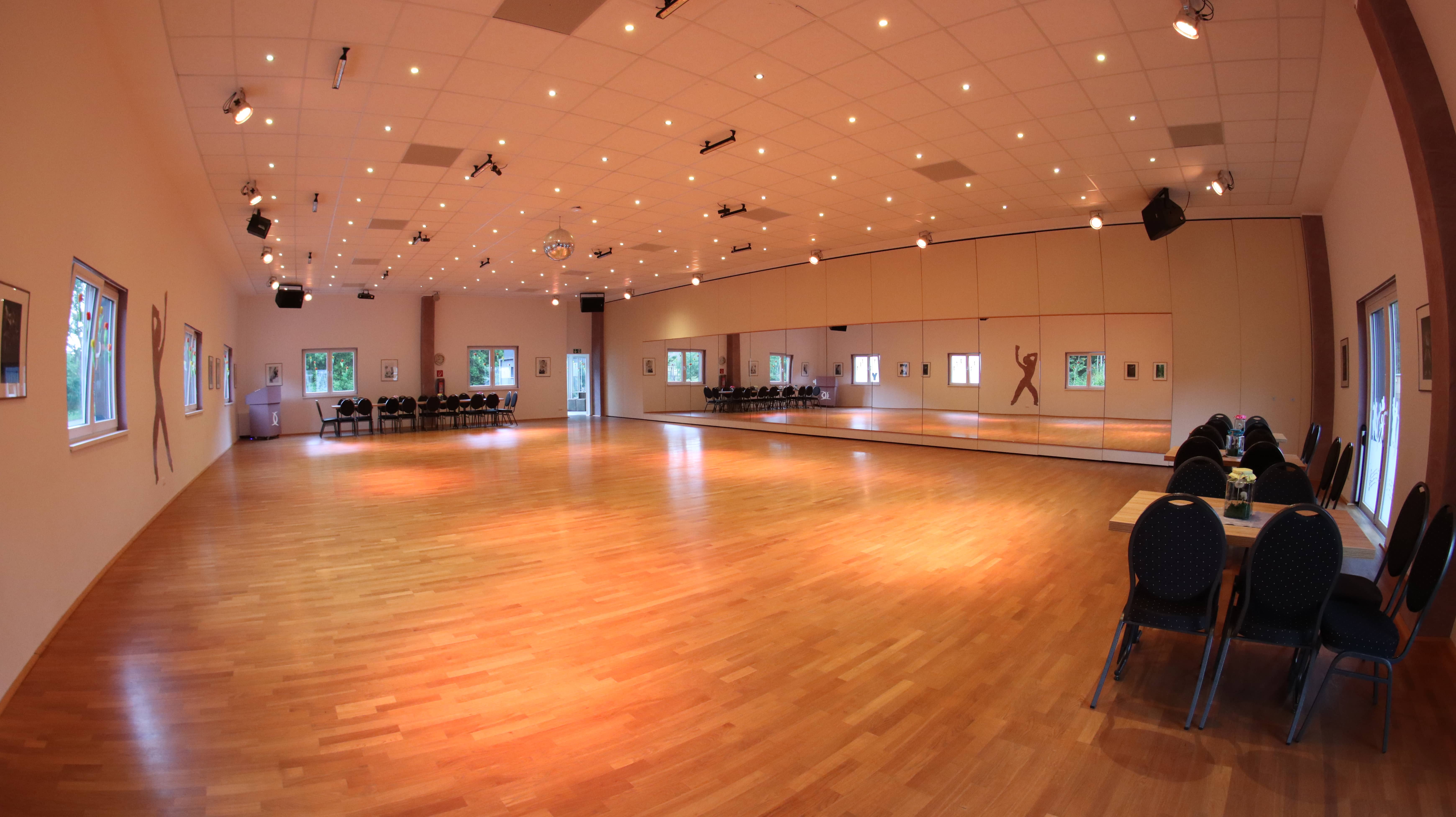 Innenansicht von Saal 3 mit Tanzfläche